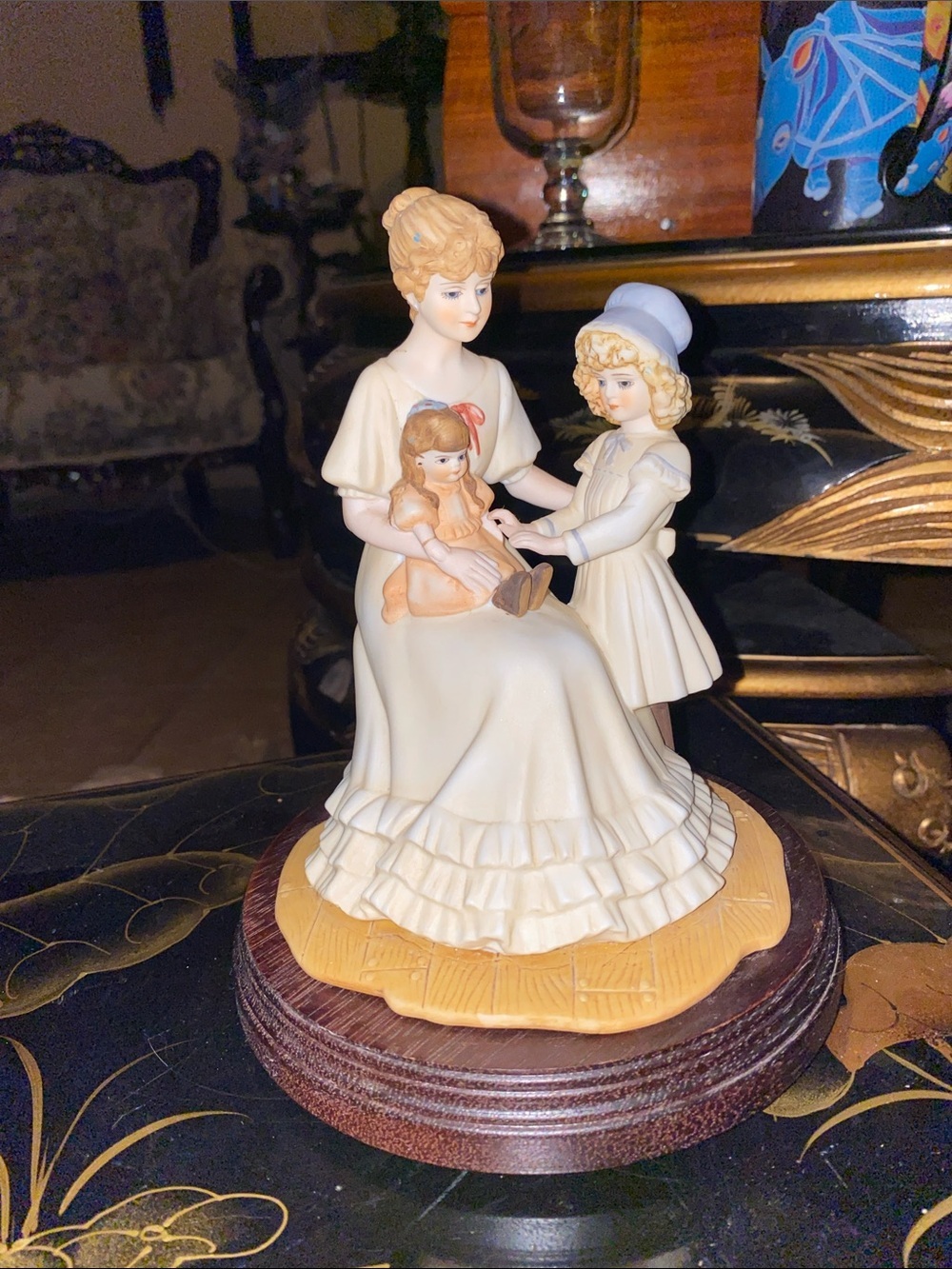 Vintage 1984 Limited Edition #860 Porcelain Mother and Children Figurine